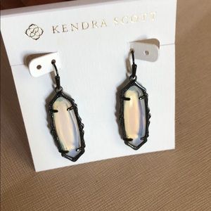 Fran Earrings Gunmetal/Iridescent